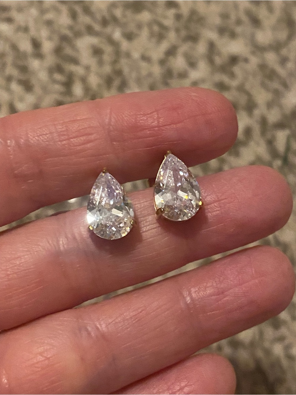 Gold-Setting Pear Crystal Stud Earrings - Clear
